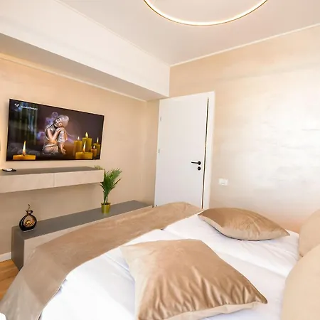 Wabi Sabi - One Bedroom - Romana Square *