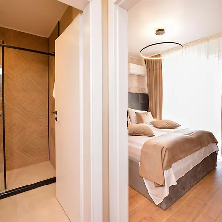 Wabi Sabi - One Bedroom - Romana Square Apartment *