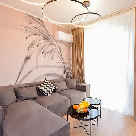 Wabi Sabi - One Bedroom - Romana Square Apartament